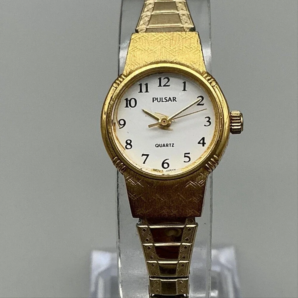 Vintage Pulsar Womens Watch 19mm White Dial Gold Tone Bracelet New Battery
